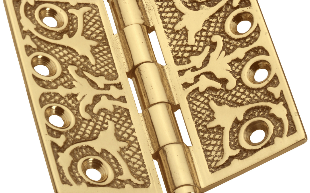 Cerniere decorative in ottone: un tocco di classe per mobili e porte