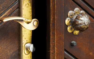 Accessori in ottone per porte blindate: sicurezza, estetica e robustezza
